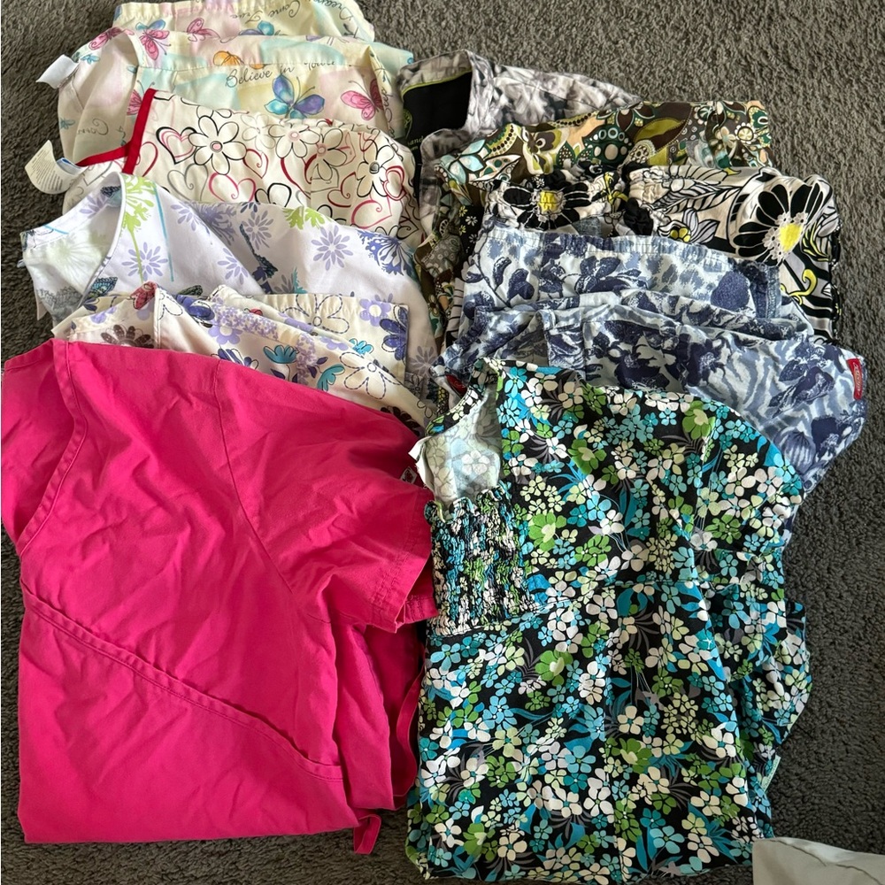 Medium scrub tops